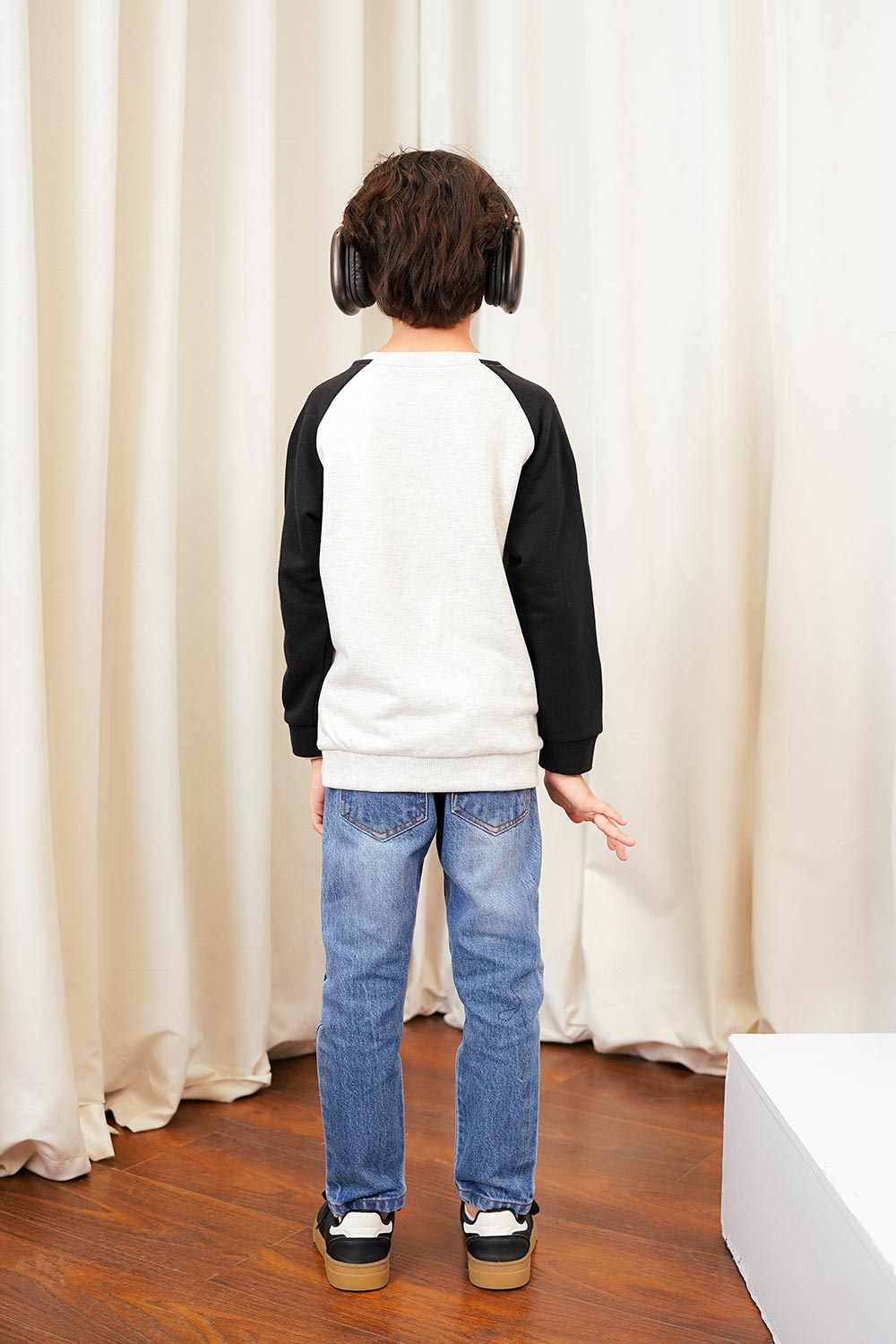 Raglan Sleeve Boys Sweat Shirt