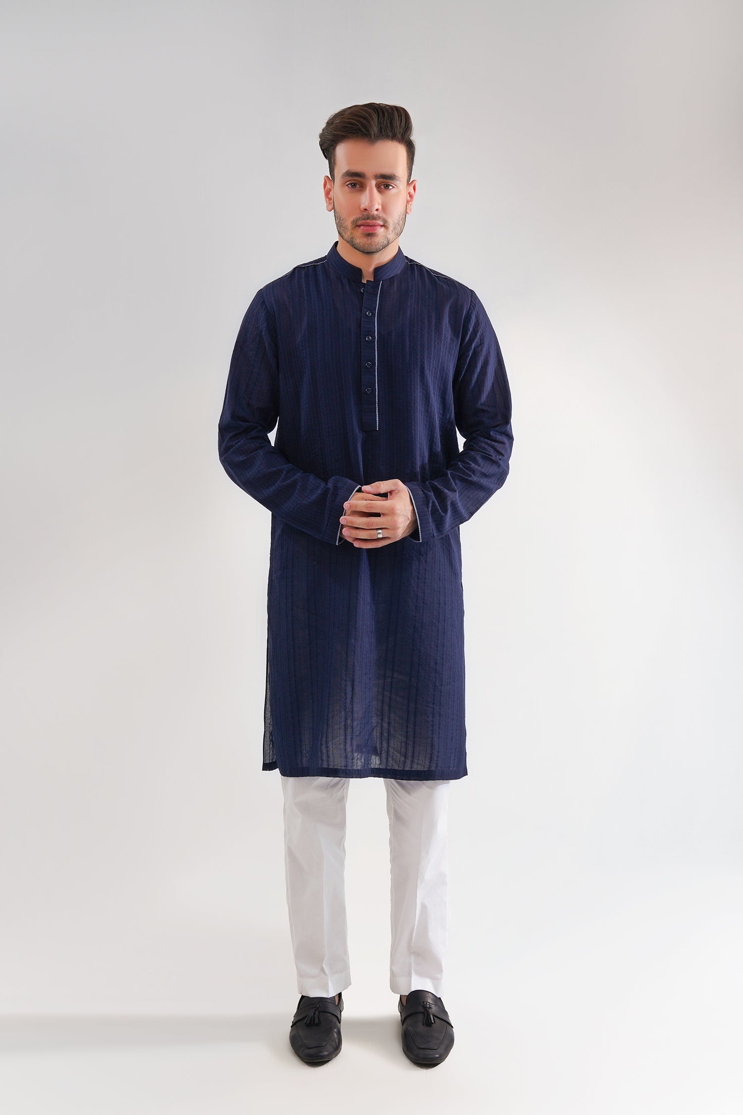 Men Navy Self Textured Kurta