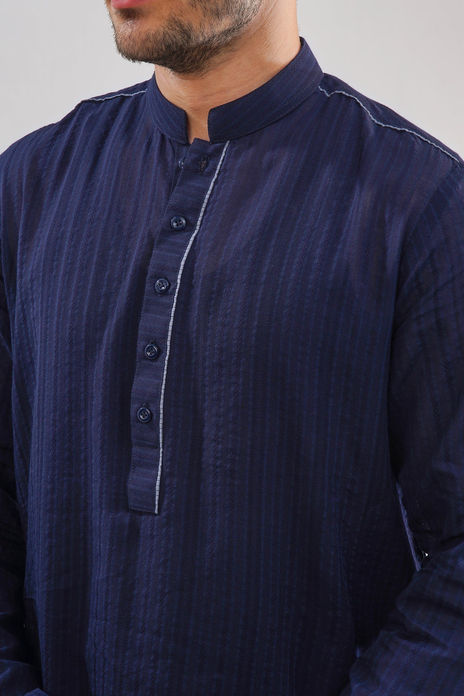 Men Navy Self Textured Kurta